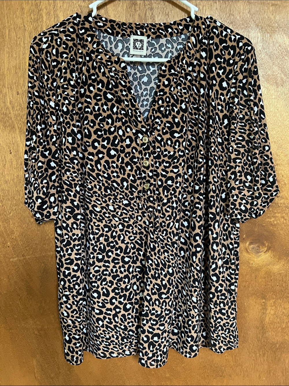 Anne Klein Brown Black Leopard Print V‑Neck Button Front Top